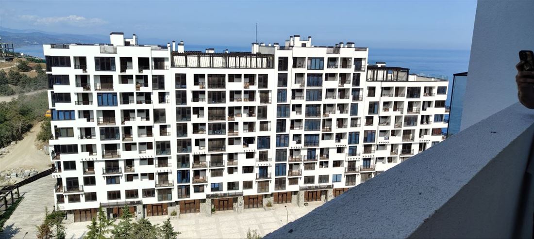 Купить --комнатную квартиру