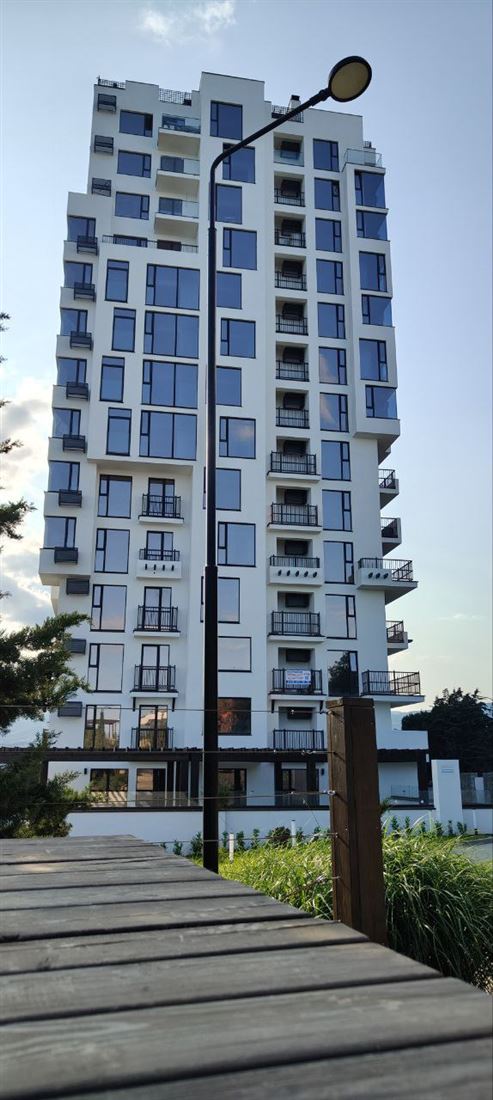 Купить --комнатную квартиру