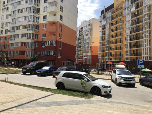 Снять  помещение свободного назначения