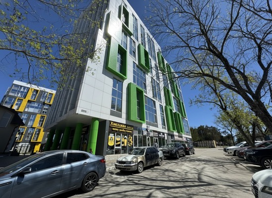 Купить --комнатную квартиру