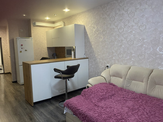 Купить --комнатную квартиру