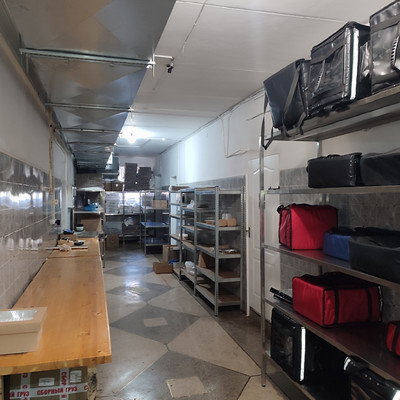 Снять  торговое помещение